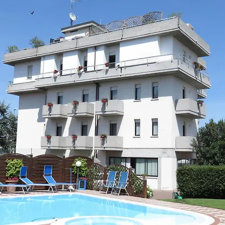 Ξενοδοχείο Al Cacciatore Ντεζεντσάνο ντελ Γκάρντα