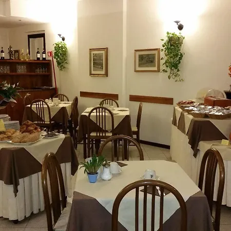 Al Cacciatore Ντεζεντσάνο ντελ Γκάρντα